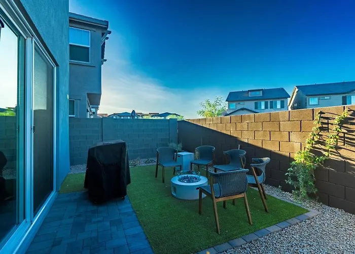 Vakantiehuis Oasis With Private Yard, Pool And Firepit *