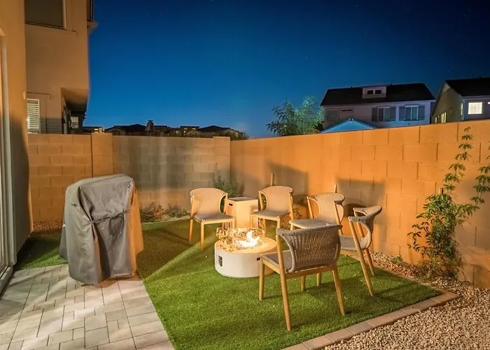 Vakantiehuis Oasis With Private Yard, Pool And Firepit