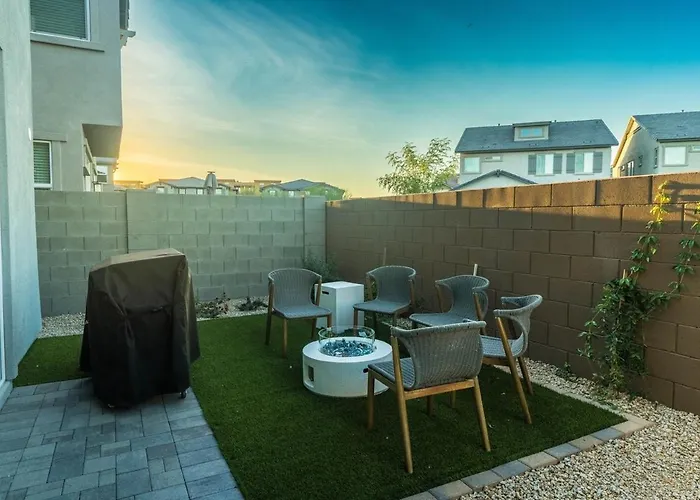 Oasis With Private Yard, Pool And Firepit Vakantiehuis *