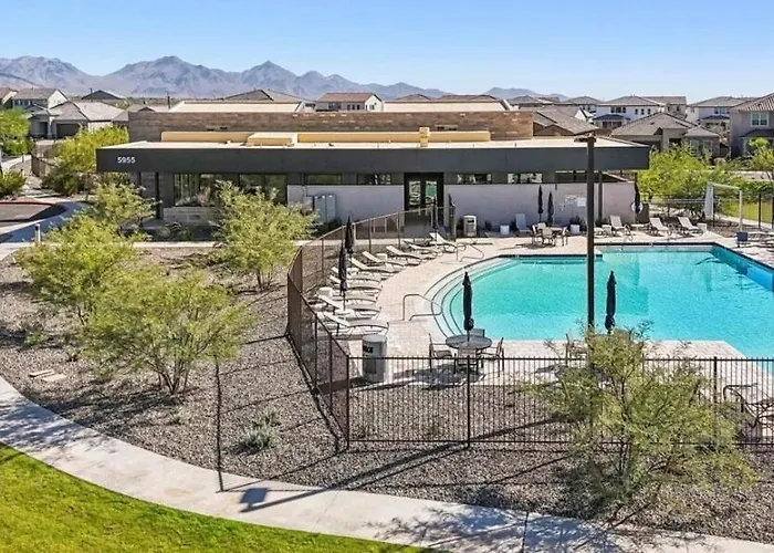 Vakantiehuis Oasis With Private Yard, Pool And Firepit